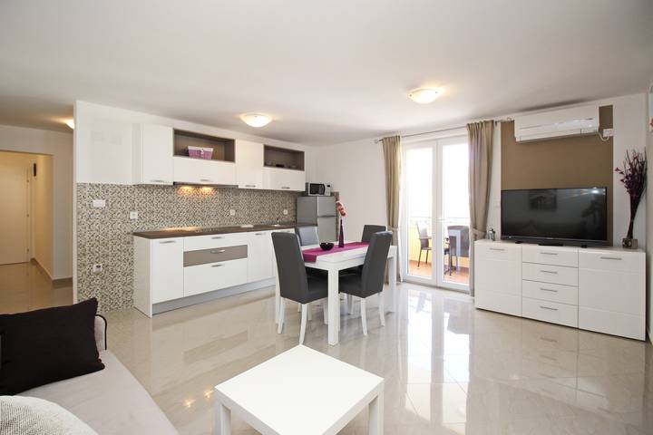 Appartamento per 3 persone, con balcone e piscina in Krk (Croazia)