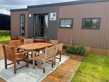 Location de vacances pour 8 personnes, avec vue et piscine ainsi que bassin pour enfant et jardin, adapté aux familles à Jabbeke