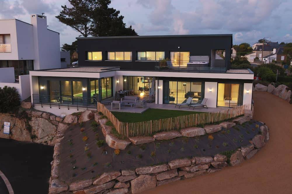 Magnífica villa con vista al mar, jacuzzi, sauna y piscina privada climatizada in Pleumeur-Bodou, Costa de granito rosa