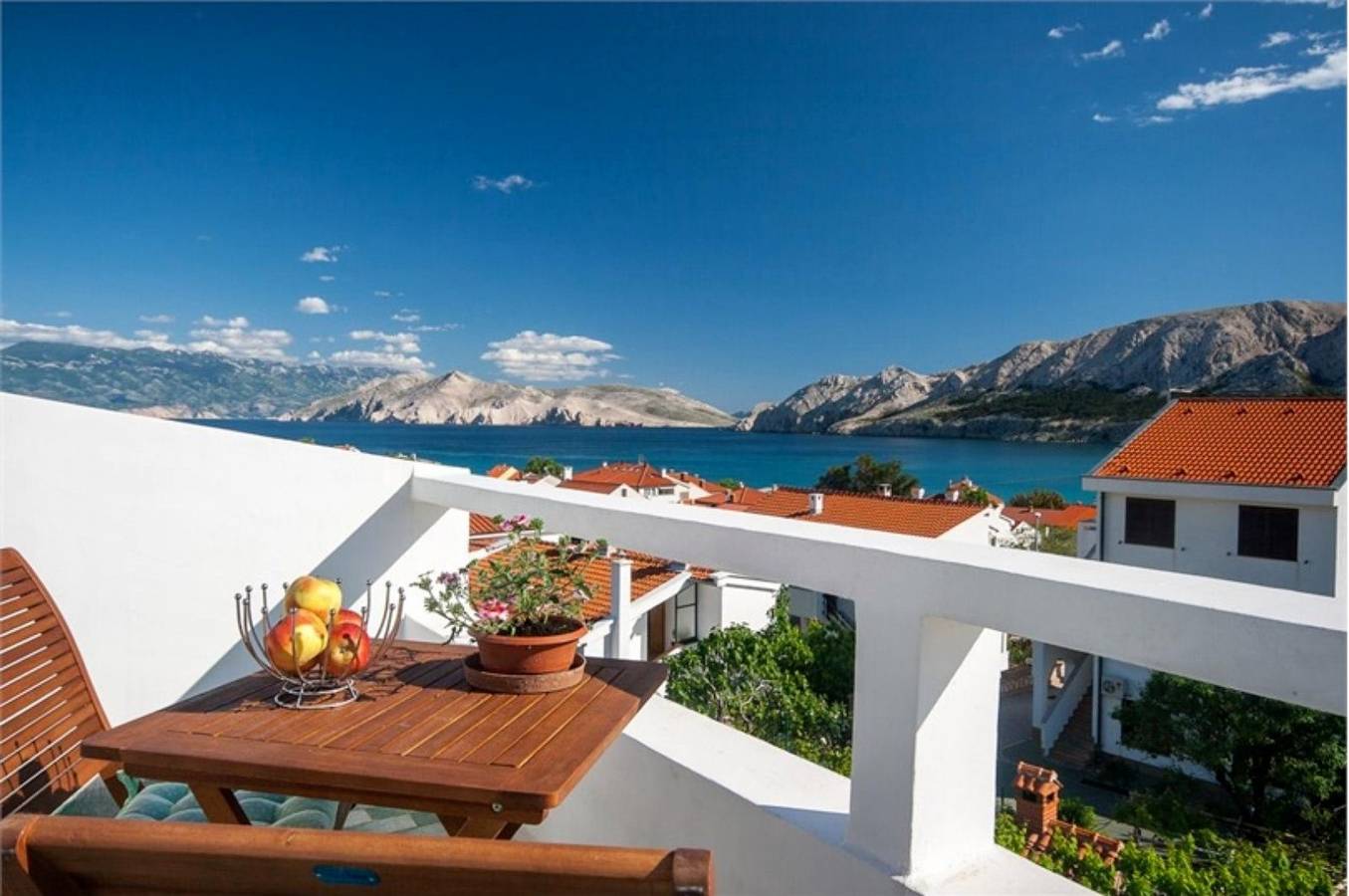 Ganze Wohnung, Studio Appartement mit Balkon und Meerblick Baska, Krk As-23742-b in Vela plaža, Baska