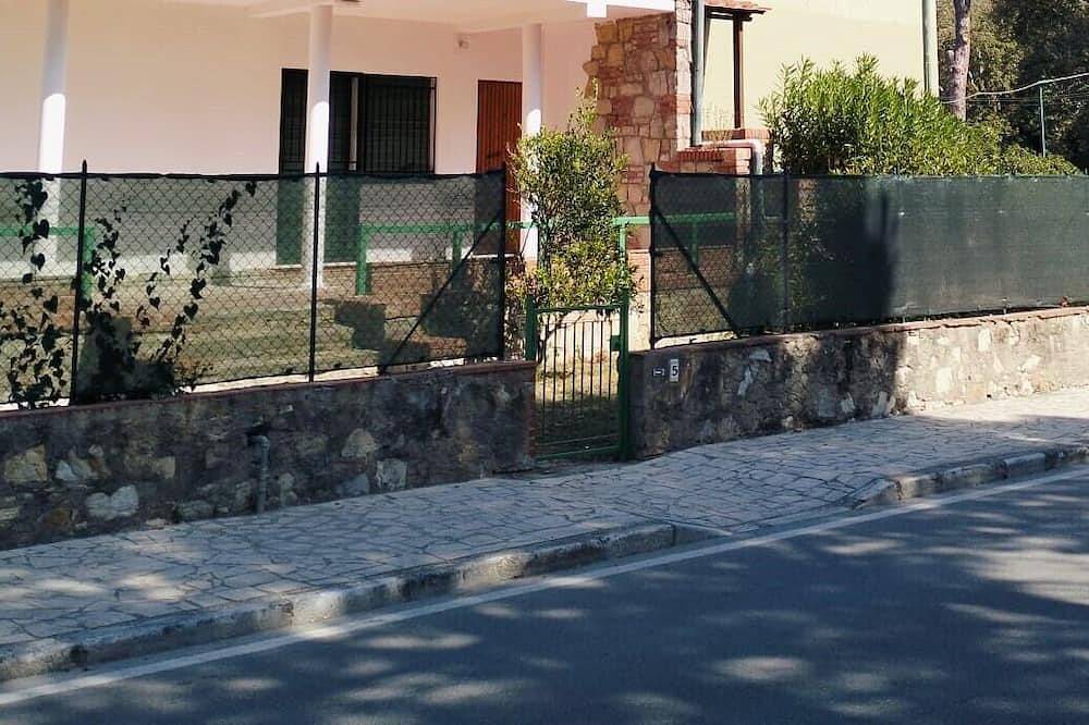 Appartamento intero, Villa Eusepia, di fronte alla spiaggia di Tirrenia in Pisa, Riviera Toscana