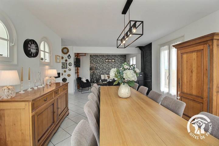 Gîte pour 8 personnes, avec Terrasse ainsi que Jardin et Vue