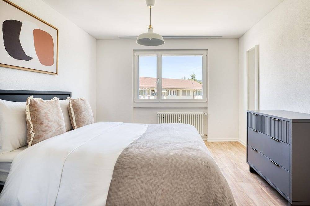 Ganze Wohnung, Roomy Dietikon 3.5 Room w/ Storage, 1 min to Market, by Blueground in Dietikon, Kanton Zürich
