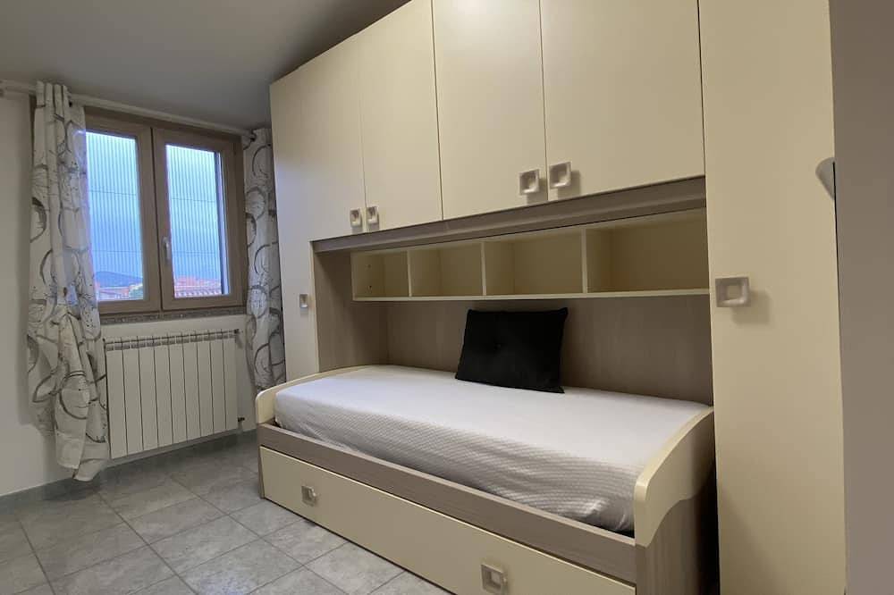Apartamento entero, Apartment 4 minutes walk from the beach. in Bosa Marina, Planargia