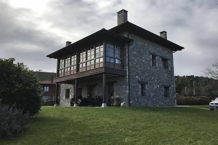 Cottage for 10 people, with hot tub and garden - 1