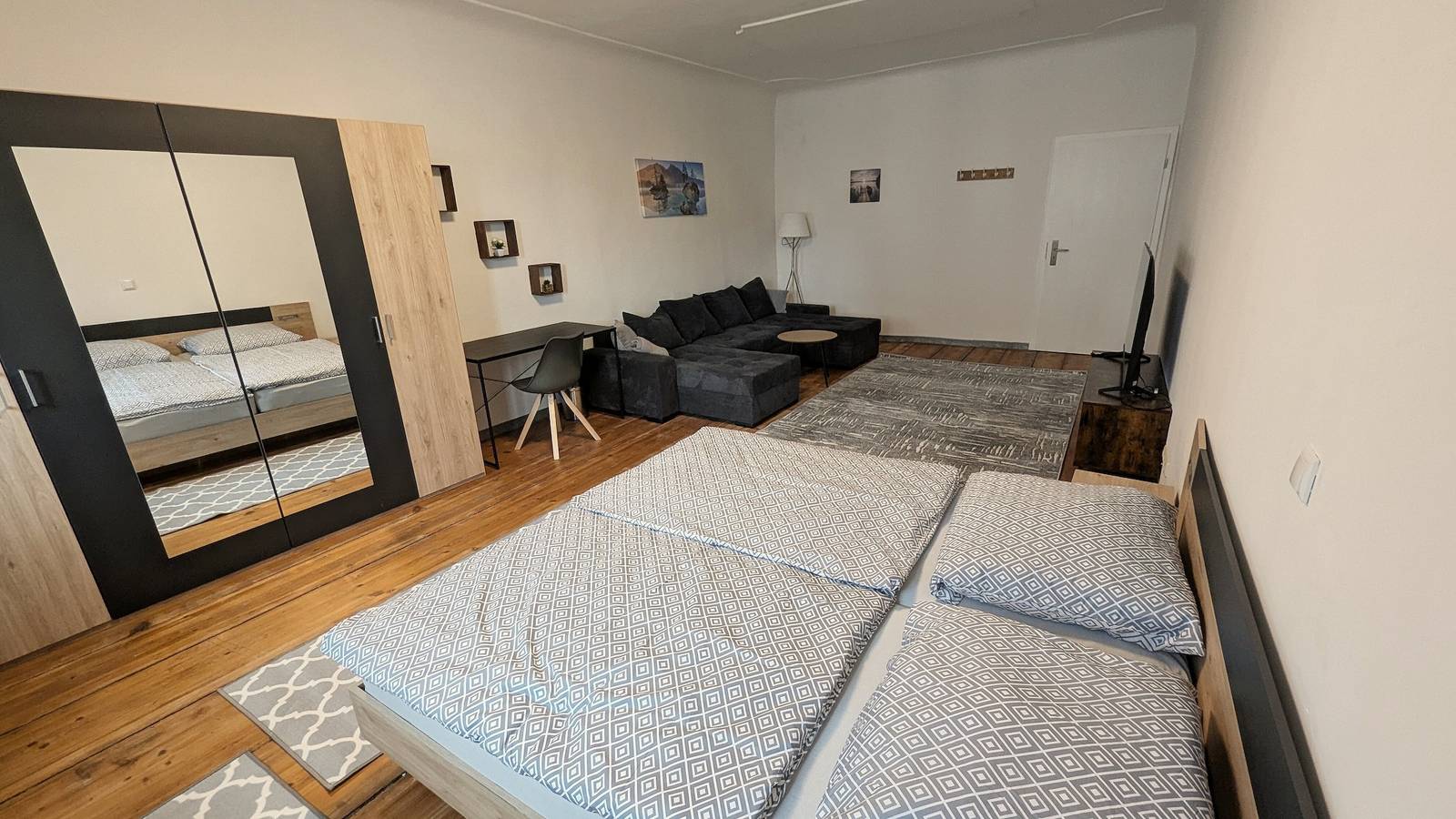Ganze Ferienwohnung, Ferienwohnung Salzachstadt - Moderne Ferienwohnung, 120qm für max. 8 Personen in Laufen, Rupertiwinkel
