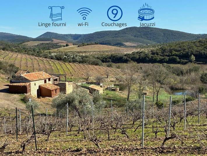 Location de vacances pour 9 personnes, avec vue et jardin à Berlou