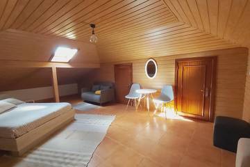 Gîte pour 2 personnes, avec jardin et terrasse dans Campanário