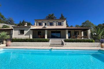 Cottage pour 8 personnes, avec jardin et balcon à Coaraze