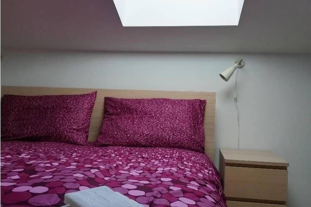 Apartamento entero, Olmo apartment in the historic center of Manziana in Manziana, Lago de Bracciano