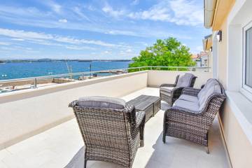 Ferienwohnung für 8 Personen in Ugrinici, Tkon, Bild 3