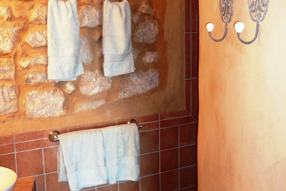 Romantische antike Stein erbaute kleine Villa mit Blick auf in Bribir, Primorje-Gorski Kotar