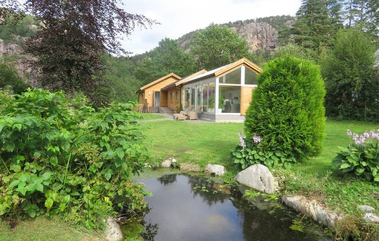 Ferienhaus für 8 Personen, mit Garten und Terrasse sowie Sauna - 1