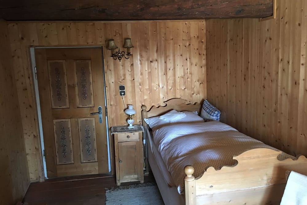 Uriges Bauernhaus in idyllischer Lage zwischen Ritterburg und Badeteich in Falkenfels, Ostbayern