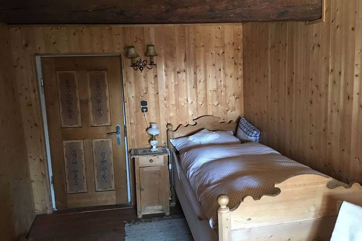 Uriges Bauernhaus in idyllischer Lage zwischen Ritterburg und Badeteich in Falkenfels, Ostbayern