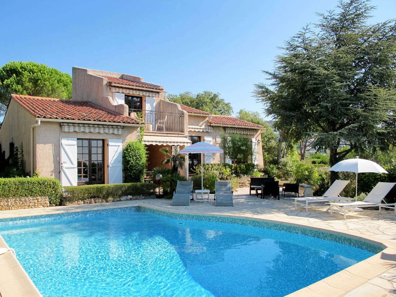 Maison De Vacances pour 6 Personnes dans Roquebrune-sur-Argens, Région de Draguignan