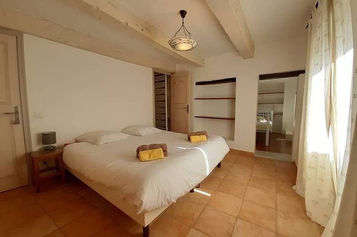 Location de vacances pour 10 personnes, avec jardin ainsi que terrasse et piscine à Redortiers - 2