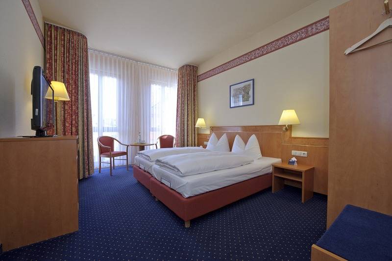 Hotel Adlerbräu Gmbh & Co - Doppelzimmer Stammhaus mit Blick auf den Marktplatz, foto 8