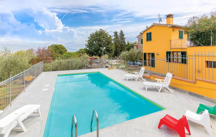 Appartamento Melani Franca: Piscina, Parcheggio, Internet. in Serravalle Pistoiese, Provincia di Pistoia