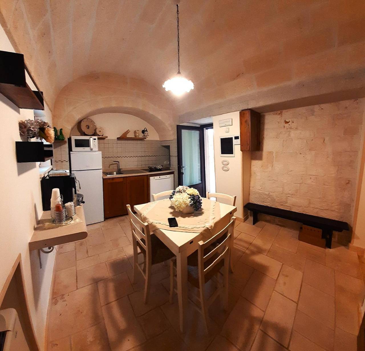 Appartamento intero, Appartamento 'Lamia Pieranna' con Piscina Privata, Wi-Fi e Aria Condizionata in Cisternino, Salento