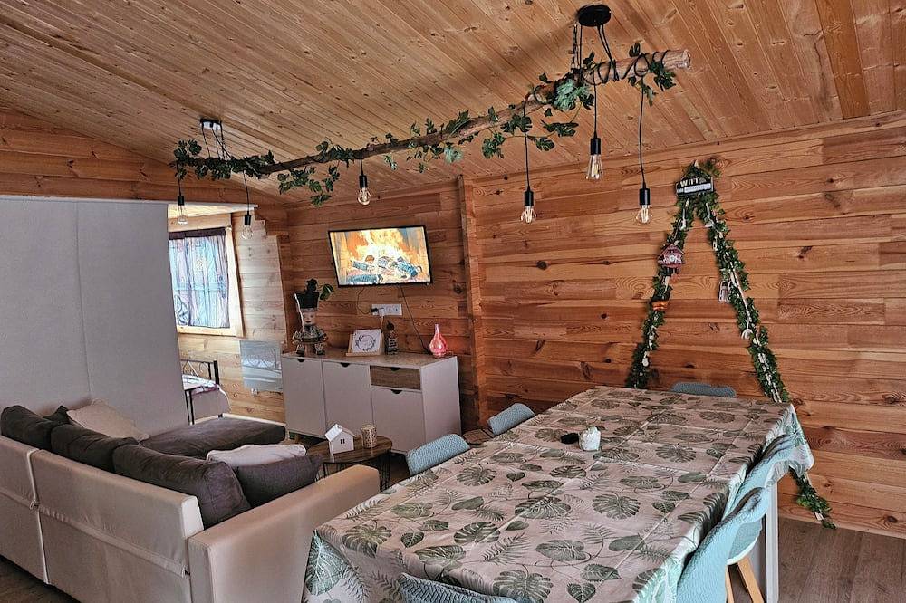 Refuge Enneigé : Le Chalet Idéal pour vos Évasions\" (The Ideal Chalet for Your Escapes) in Les Mazures, Regionaler Naturpark Ardennen