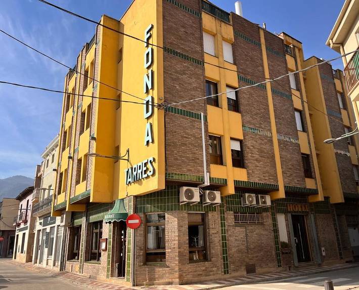 Gîte pour 3 personnes, avec terrasse et vue à Anglès