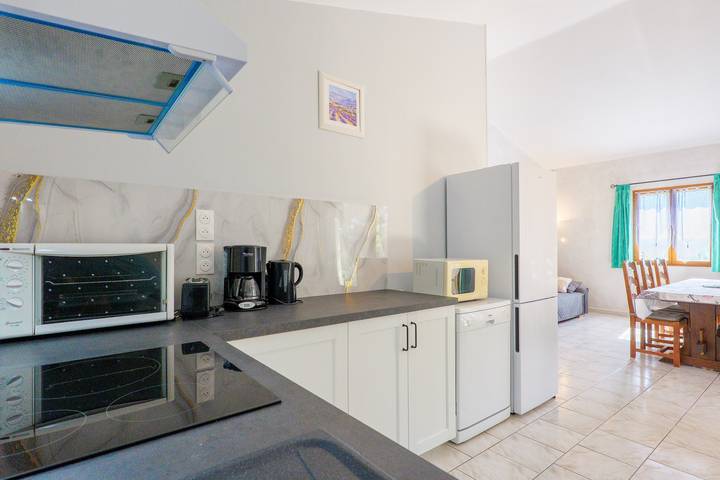 Maison de vacances « Le Chêne - La Fontinelle » avec vue sur la montagne in Bessas, Ardèche