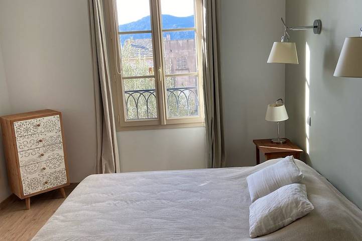 Gîte pour 6 personnes, avec terrasse dans Plage de la Roya - 4