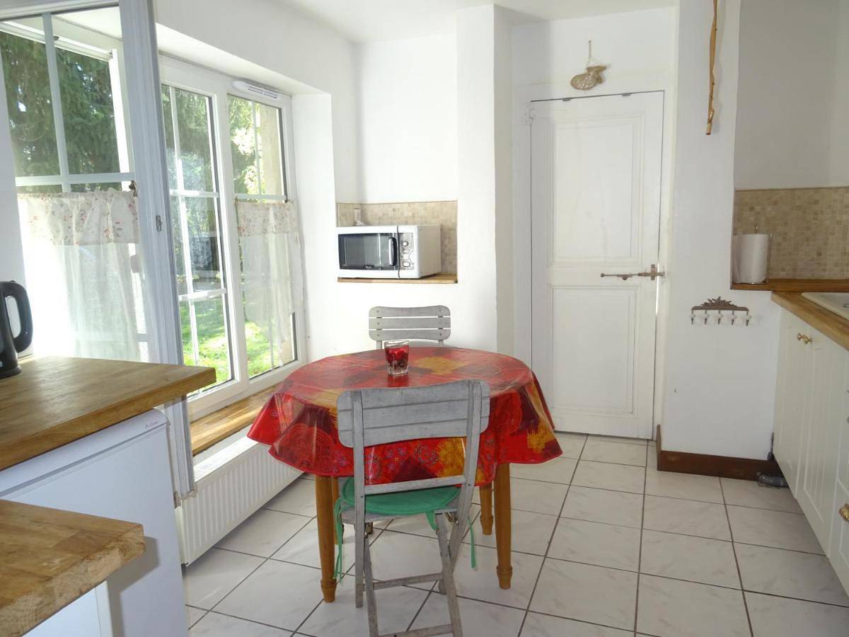 Gîte site médiéval 6 personnes (Gîte De France 2*) in Biol, Région de La Tour-du-Pin