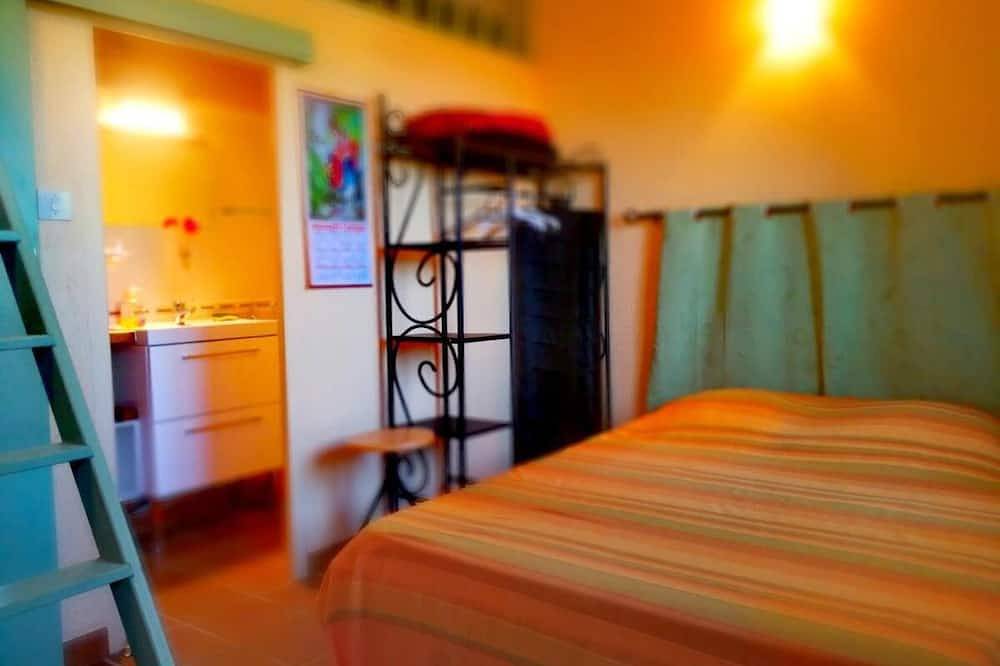 Apartamento entero, Beautiful apartment with swimming pool and parking in Nimes, Region de Nimes