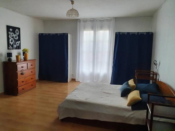 Gîte pour 2 personnes, avec terrasse ainsi que vue et piscine, animaux acceptés à Barjac - 3