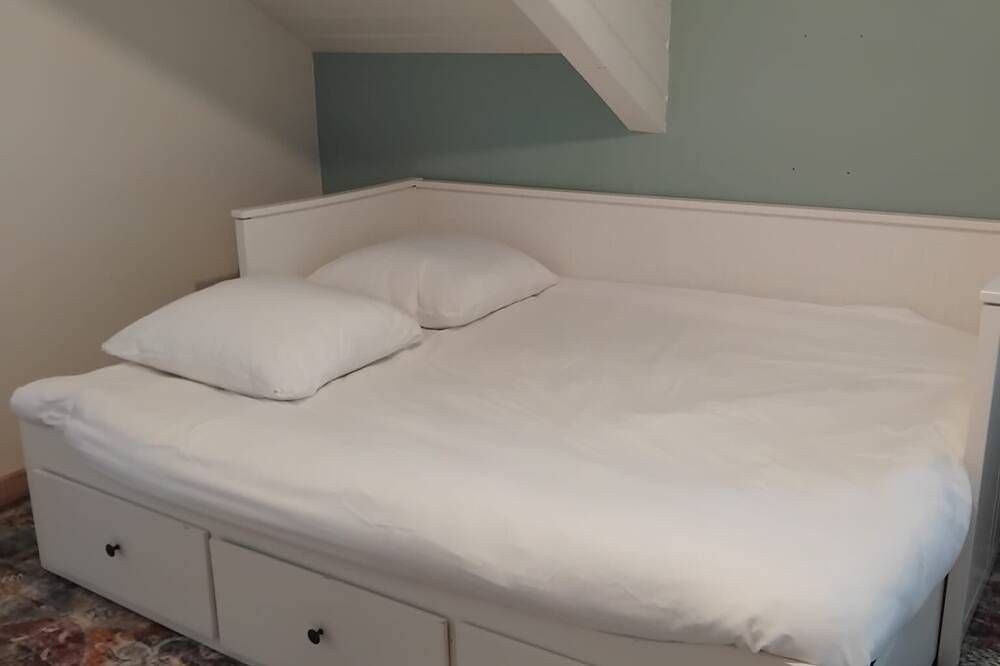 Ganze Wohnung, A Warm Nest in the Heart of Heaven with Spa in Charleville-Mézières, Ardennen
