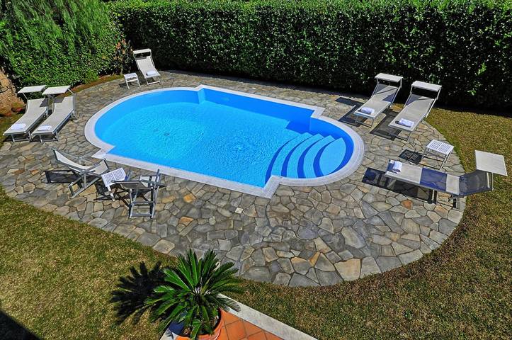 Villa per 10 persone, con Balcone e Idromassaggio nonché Terrazza e Giardino a Sant'Agnello