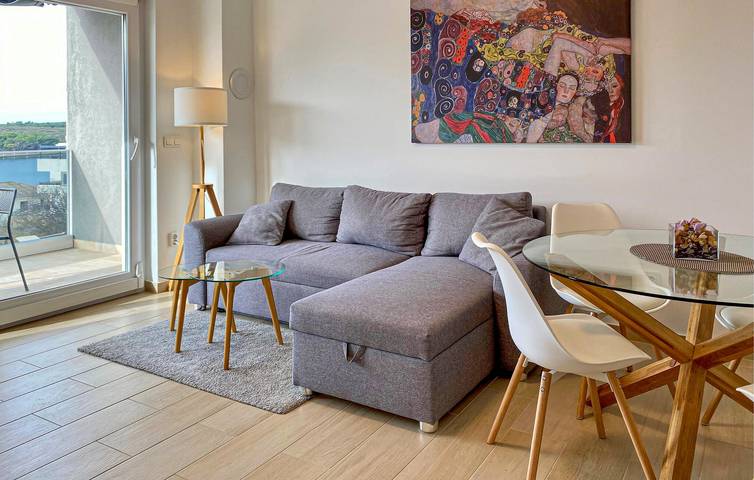 Apartamento vacacional entero, Acogedor apartamento cerca de la localidad de Pag: a 200 m de la costa, con terraza y aparcamiento incluidos in Šimuni, Pag