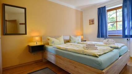 Ferienwohnung für 3 Personen in Chieming, Bayerische Alpen, Bild 1