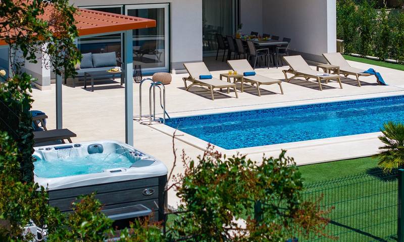 Villa for 10 personer med havblik in Split-Dalmatien