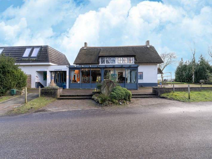 Vakantiehuis voor 23 personen, with Terras and Whirlpool as well as Tuin in het Nationaal Park Dwingelderveld