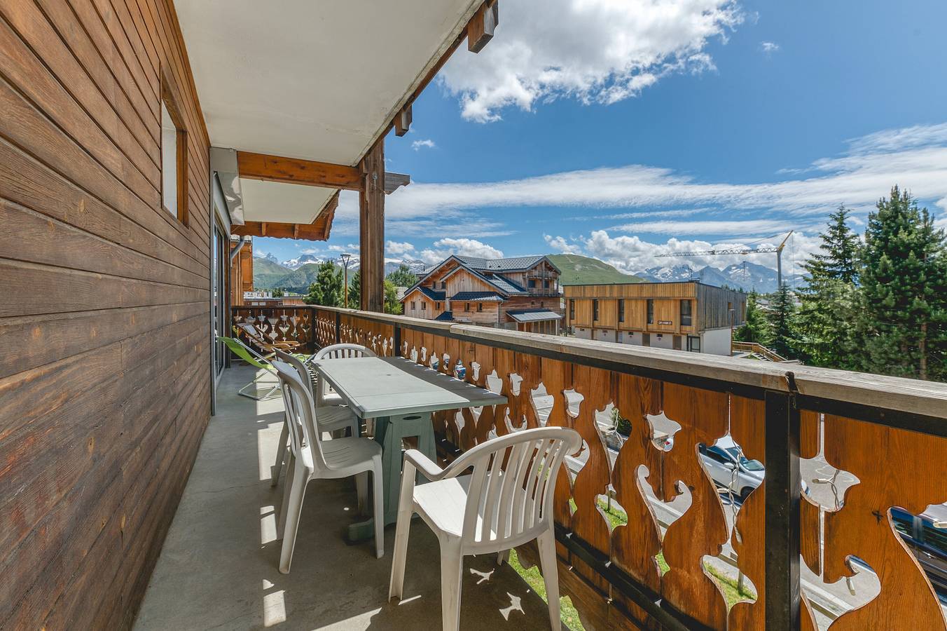 Appartement entier, Appartement 'Crocus 4-5 55m2' avec balcon et Wi-Fi in Huez, Parc national des Écrins