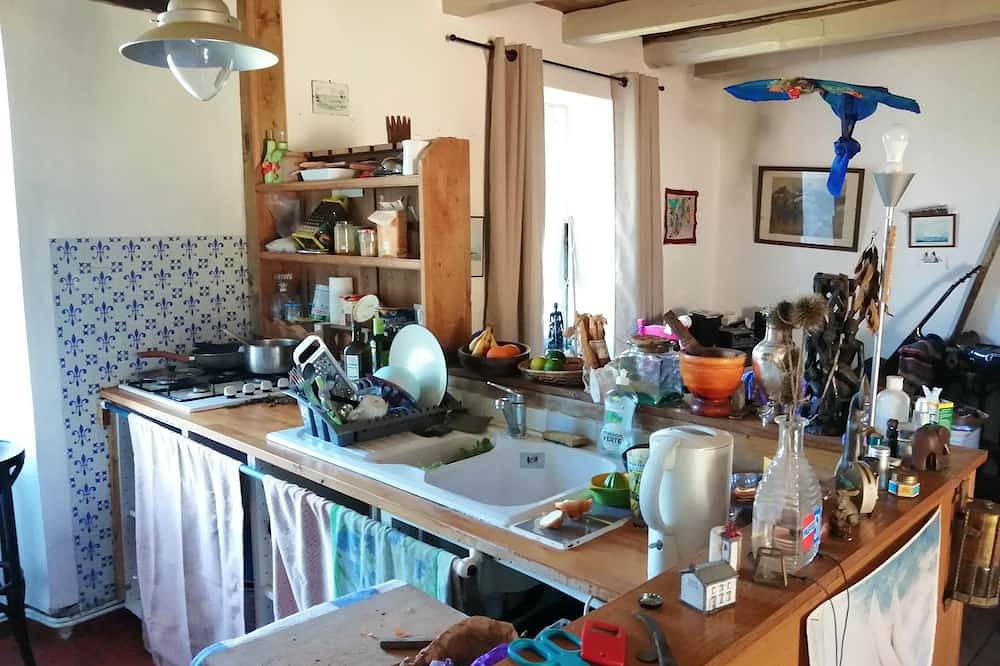 Traditional house near odet river in Plomelin, Region de Quimper