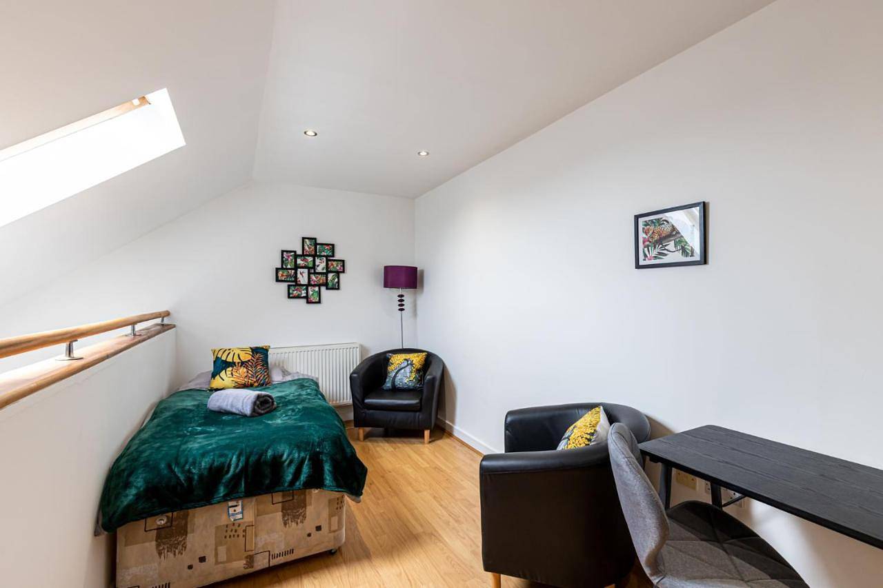 Entire apartment, Three-Bedroom Apartment in Warrington, Cheshire