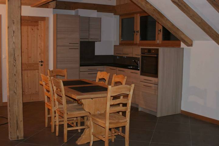 Gîte pour 4 personnes, avec balcon à Champéry - 2