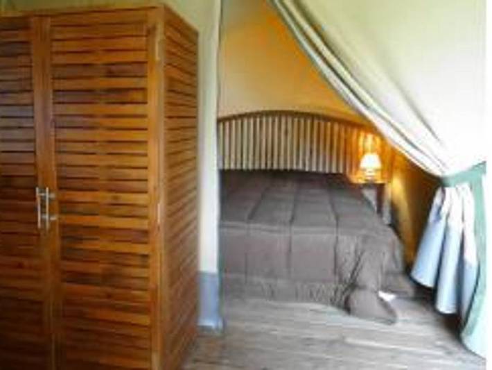 Tente pour 5 personnes, avec bassin pour enfant en Provence-Alpes-Côte d'Azur - 4