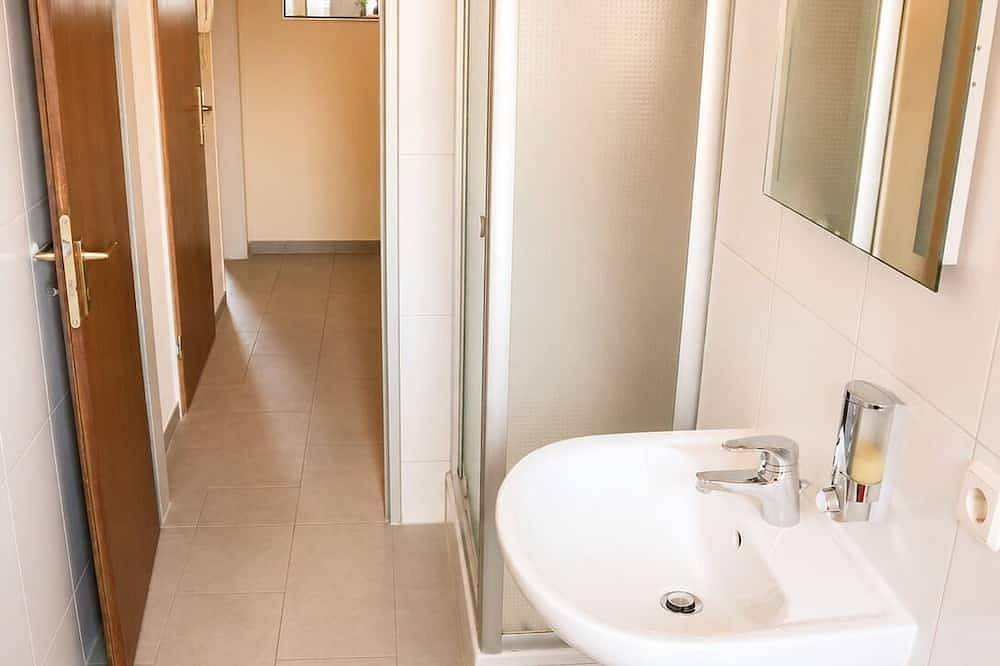 Appartement entier, Troisdorf-Rottersee - 60 square meters - 1 to 3 people, very quiet location, good transportation links in Troisdorf, Arrondissement de Rhin-Sieg