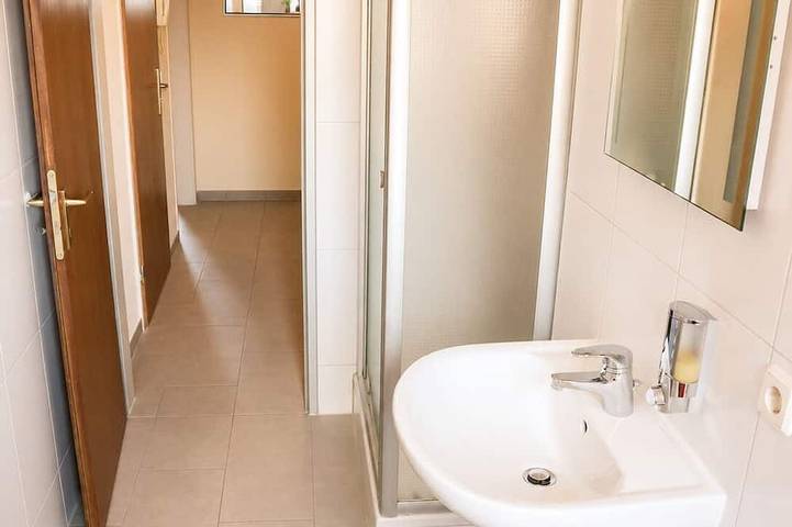 Ganze Wohnung, Troisdorf- Rottersee - 60 Qm - 1 bis 3 Personen sehr ruhige Lage gute Anbindung in Troisdorf, Rhein-Sieg-Kreis