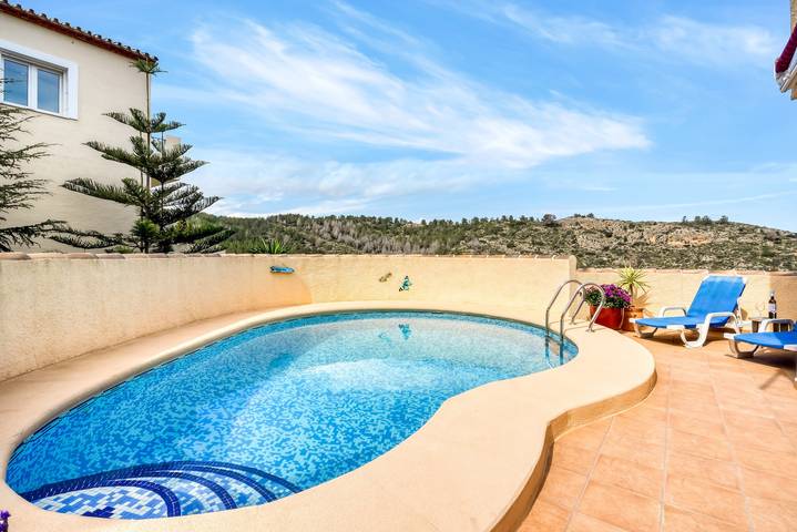 Casa de vacaciones 'Maya' con vistas al mar, Wi-Fi y aire acondicionado in Pedreguer, Costa Blanca