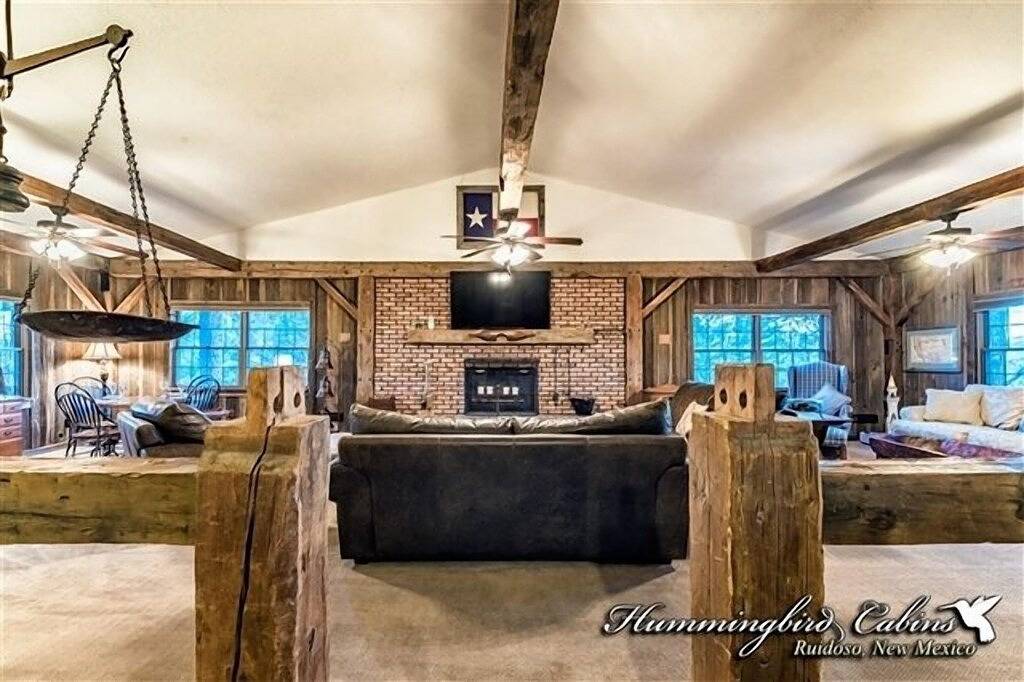 Big Sky Lodge & Bunkhouse: Familientreffen muss sein! Mit Whirlpool und Billardtisch. in Alto, Ski Apache