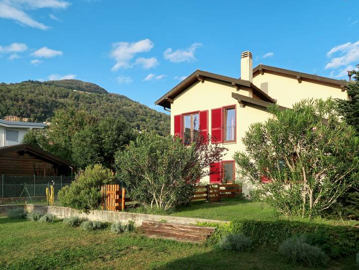 Ferienwohnung für 2 Personen, mit Balkon und Garten in Maccagno con Pino e Veddasca - 2