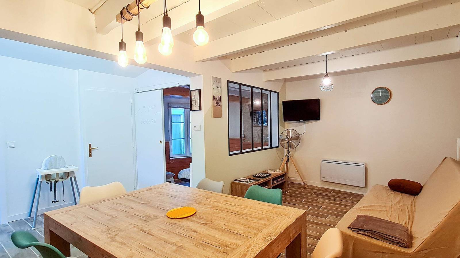 Apartamento vacacional entero, Pretty house with courtyard in the village center in La Couarde-sur-Mer, Isla de Ré