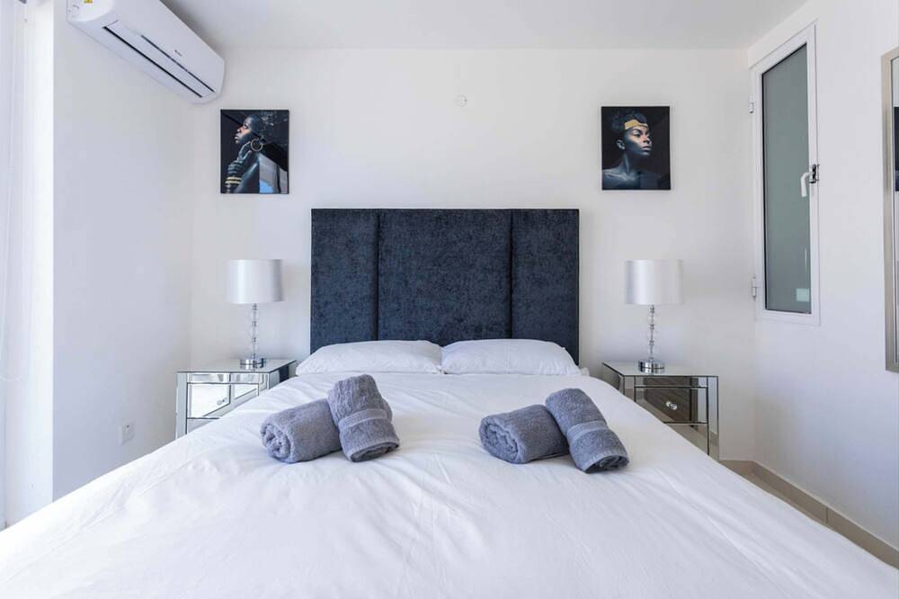 Geheel appartement, Terrace & Sea Views - Saint Julian's Spacious 3Br in Paceville, San Giljan
