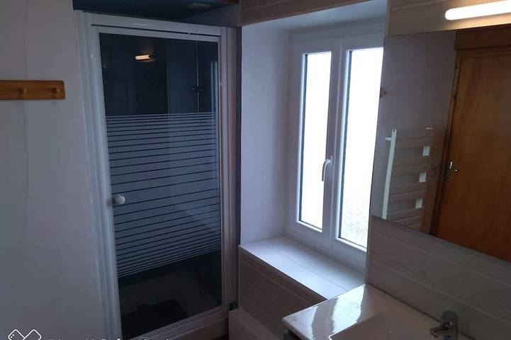 Location de vacances pour 8 personnes, avec terrasse à La Tour-d'Auvergne - 2